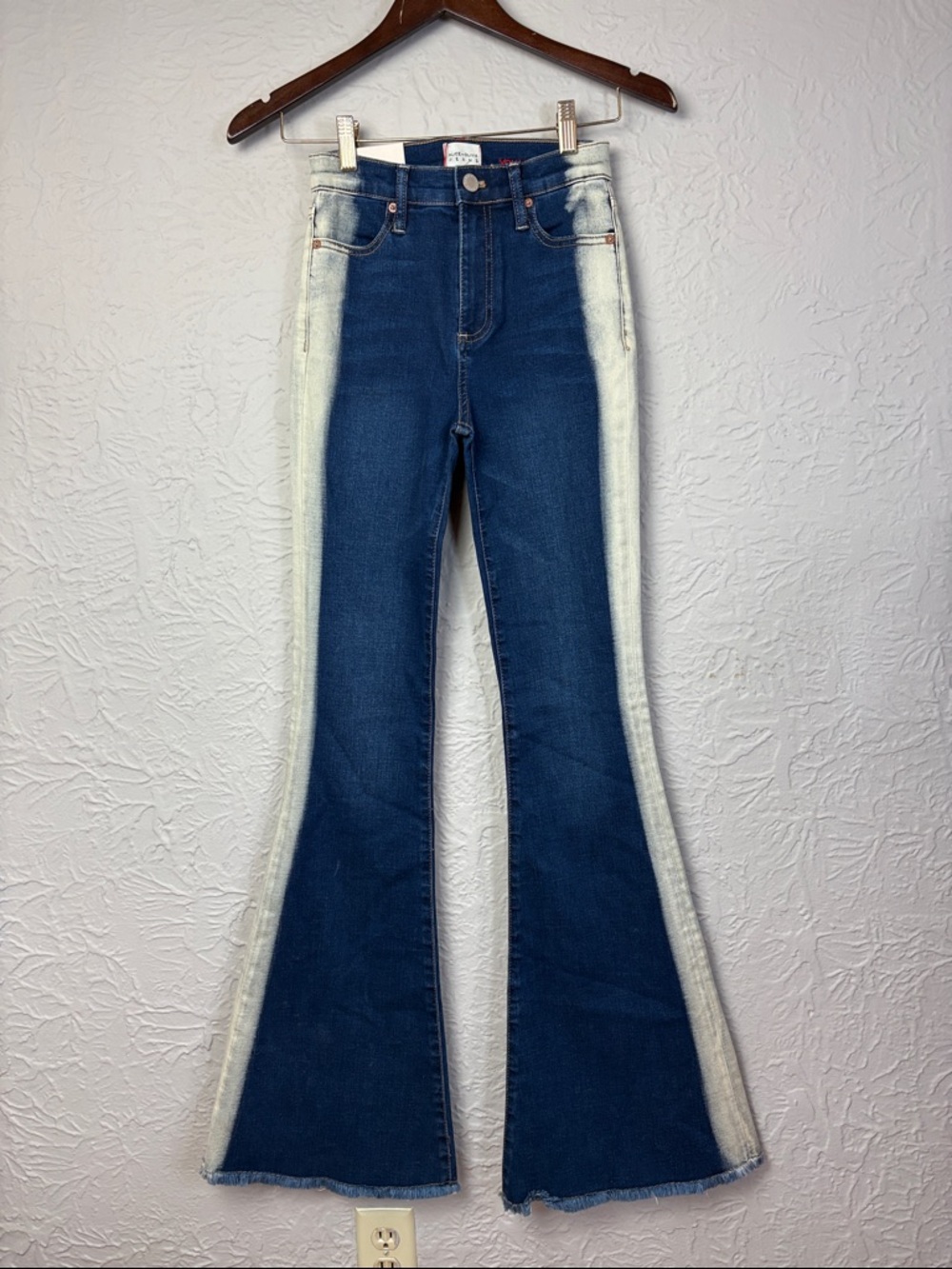 Alice + Olivia High Rise Bell Flare Jeans - Picture 2 of 11